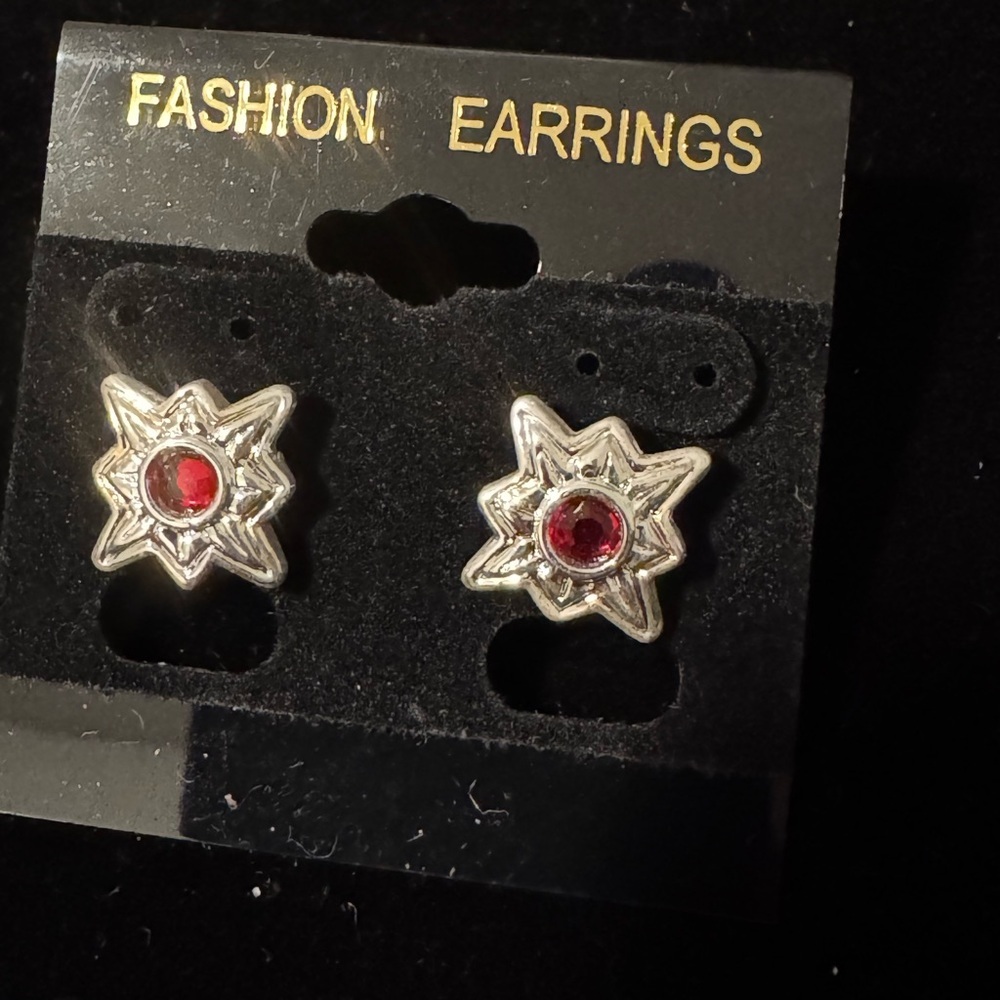 Vintage Silver and Red Starburst Stud Earrings - Picture 2 of 3